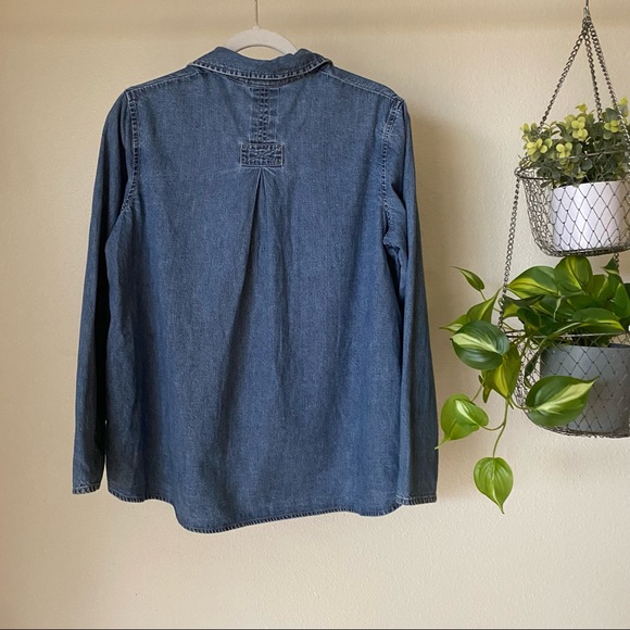 ❌SOLD!❌ J. Jill Denim Button Down with Silver Button Detail - Picture 2 of 4